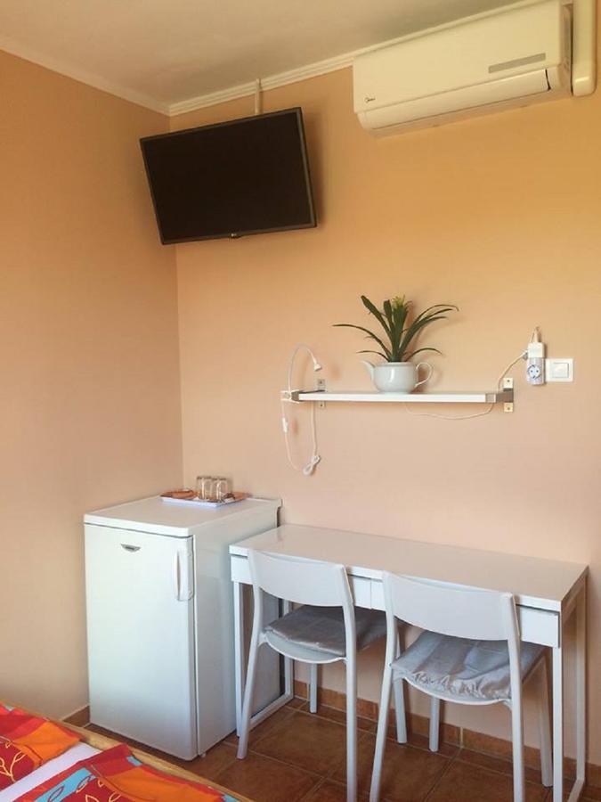 Karpatia Panzio Acomodação com café da manhã Esztergom Exterior foto